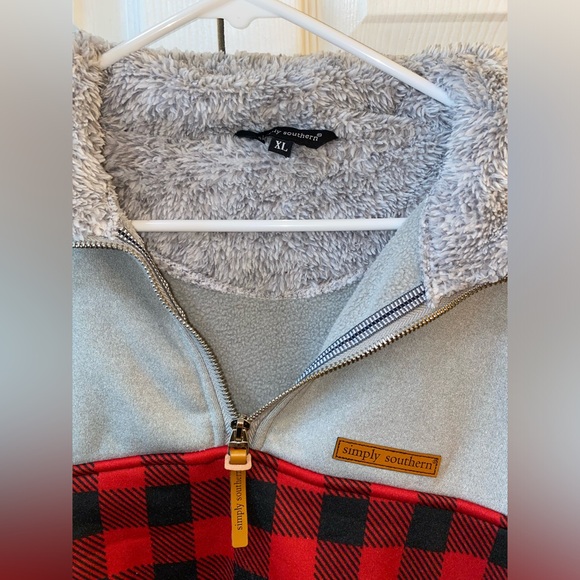 Simply Southern Plaid Women’s XL Sweatshirt - Picture 3 of 4